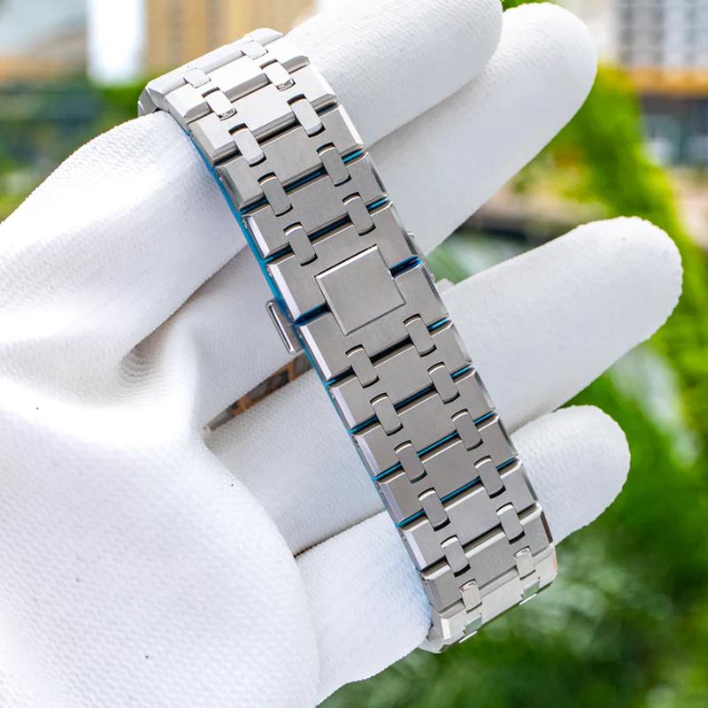 Luxury Watches - Classic Frost Silver