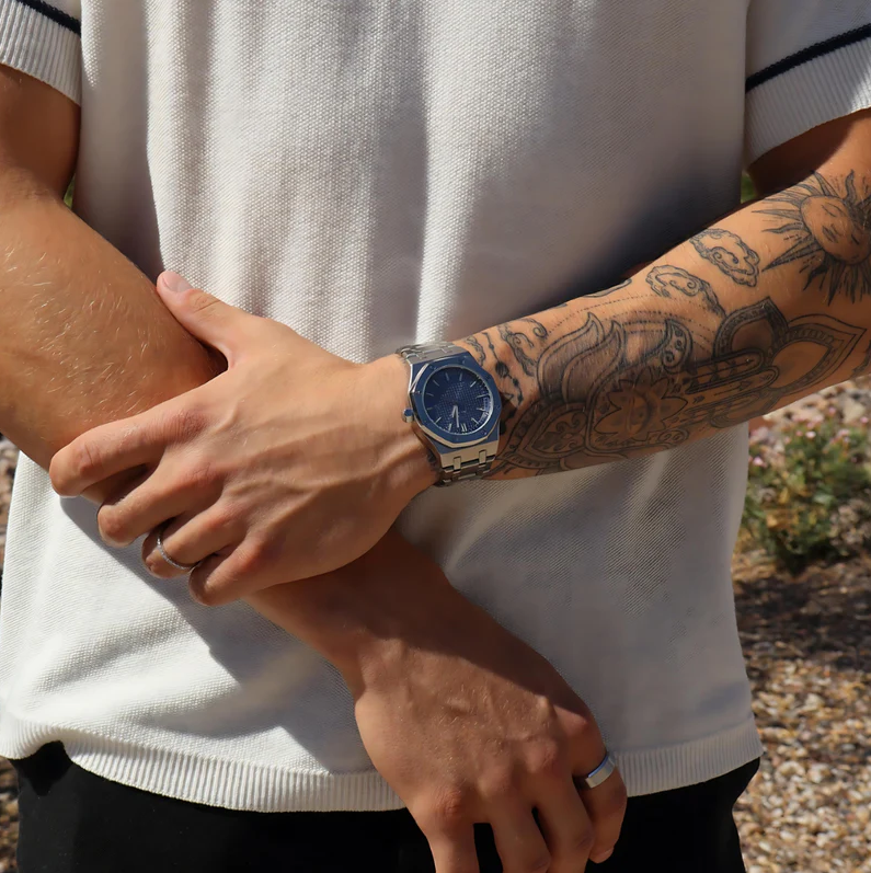 Luxury Watch - MIDNIGHT CARBON ELITE